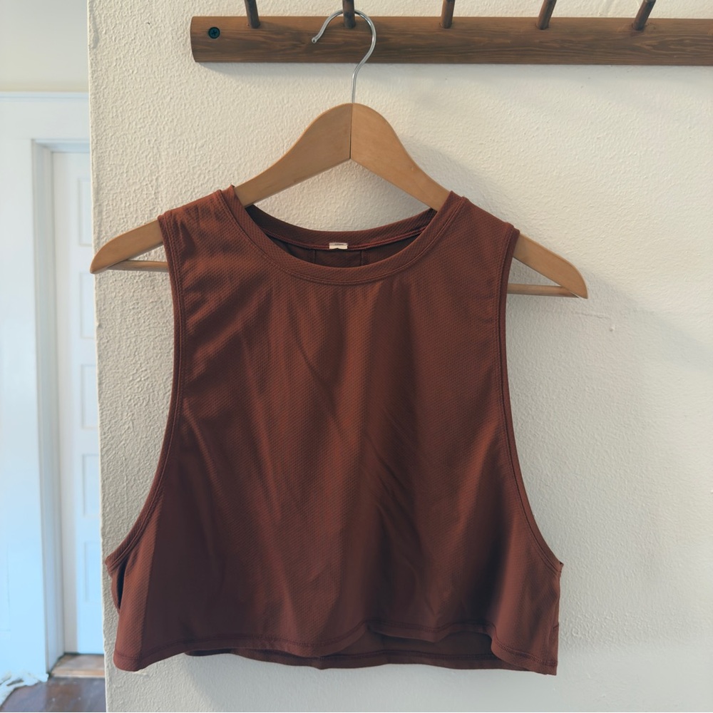 Lululemon size small/medium rust color crop top